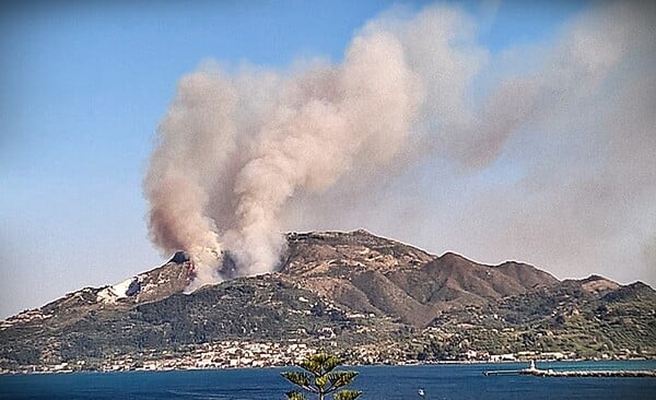 Μεγάλη πυρκαγιά στη Ζάκυνθο