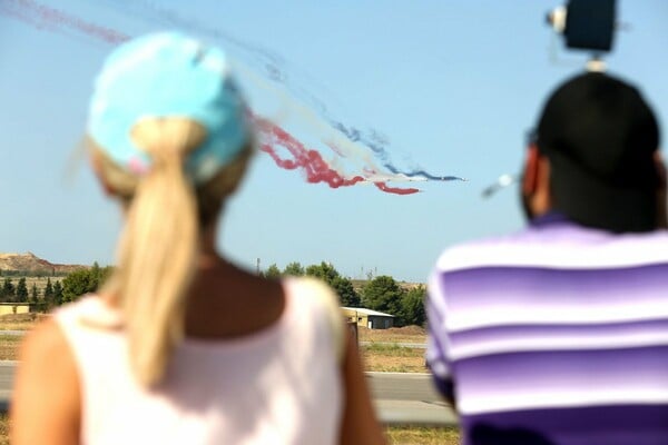 Athens Flying Week 2017: Εντυπωσιακές αεροπορικές επιδείξεις με πιλότους απ' όλο τον κόσμο