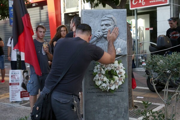 Επεισόδια με χημικά και μολότοφ στη συγκέντρωση για τον Φύσσα- Πέντε τραυματίες