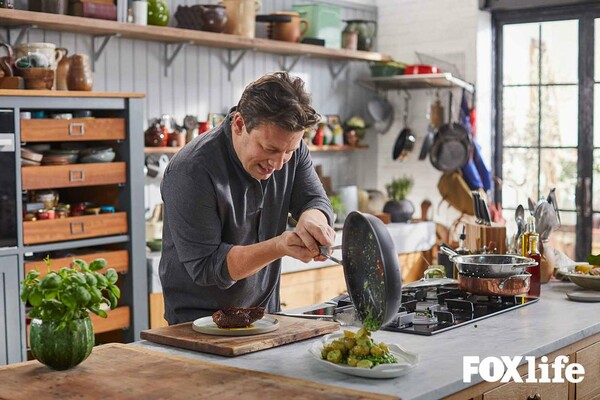 «Jamie's Quick & Easy Food» και «Top Chef» επιστρέφουν με νέα λαχταριστά επεισόδια στο FOX life!