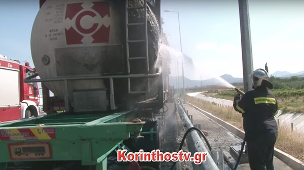 Βυτιοφόρο τυλίχθηκε στις φλόγες στην εθνική οδό Πατρών - Κορίνθου