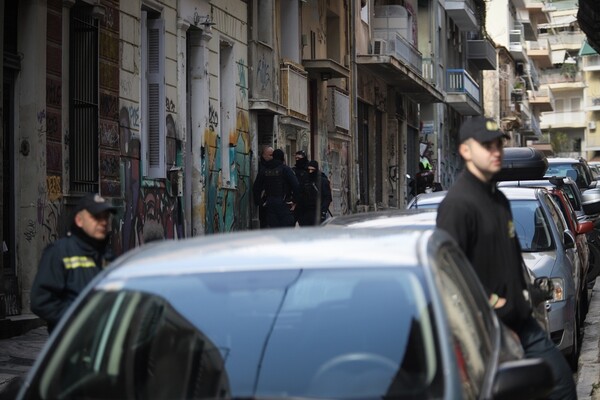 Όλα όσα είπε η εισαγγελέας που βρέθηκε στην επιχείρηση του Λιμενικού στα Εξάρχεια