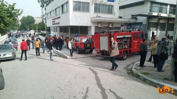 Φωτιά στο ΑΠΘ - Εγκλωβίστηκε άτομο σε ανελκυστήρα