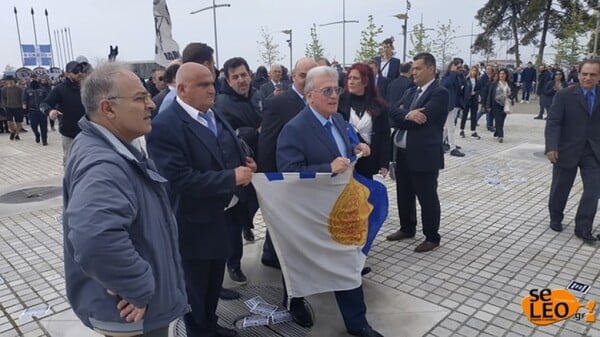 Συγκέντρωση οπαδών του ΠΑΟΚ για τη Μακεδονία - Γιούχαραν τον Ψωμιάδη