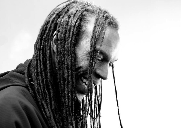 Πέθανε ο Ranking Roger, τραγουδιστής των The Beat