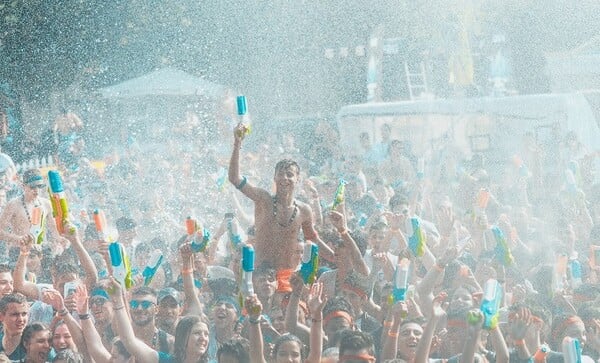 Waterboom Festival: Έρχεται το μεγαλύτερο μπουγέλο της Αθήνας