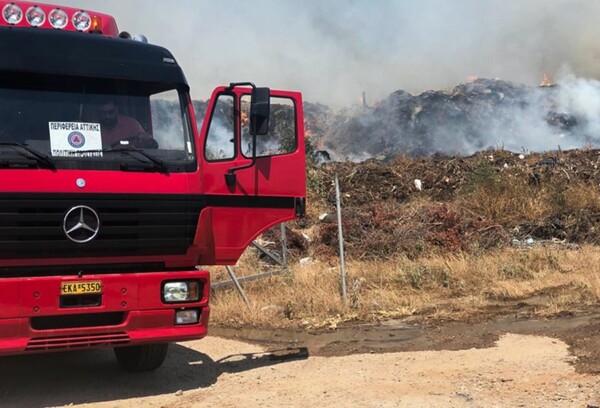 Συστάσεις της Πυροσβεστικής και έκτακτες περιπολίες για τις φωτιές - Τι να προσέχουν οι πολίτες