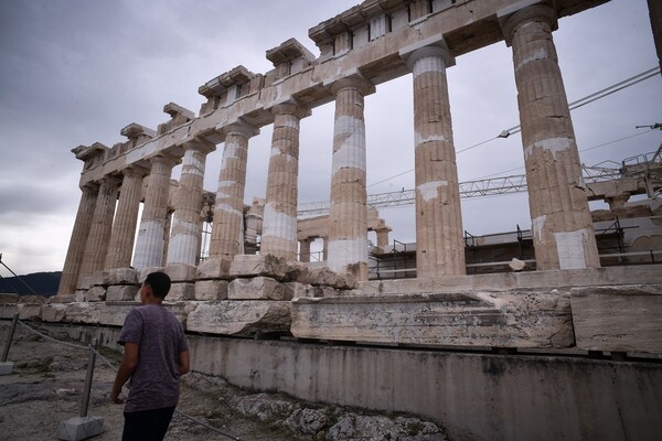 Reuters: Η κλιματική αλλαγή απειλεί την Ακρόπολη και άλλα ελληνικά μνημεία