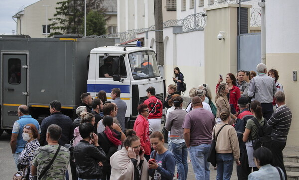 Οργή στη Λευκορωσία: Χιλιάδες στους δρόμους για τέταρτη μέρα - Δεύτερος διαδηλωτής νεκρός