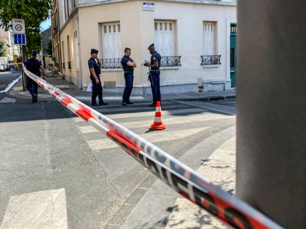 Γαλλία: Πελάτης μαχαίρωσε στο μάτι φύλακα μπαρ επειδή του ζήτησε να φορέσει μάσκα