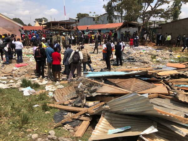 Τραγωδία με μαθητές στην Κένυα: Κατέρρευσε αίθουσα και σκοτώθηκαν ενώ έμπαιναν στο σχολείο