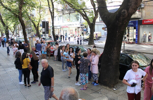 Σεισμοί στην Αλβανία: Πανικός, δεκάδες τραυματίες και ζημιές σε σπίτια