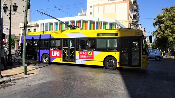 Η καμπάνια της LIFO στους δρόμους της Αθήνας