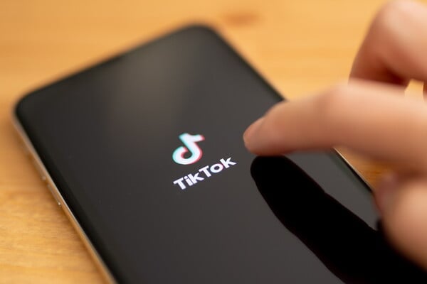 To TikTok προσπαθεί να απομακρύνει «ευρέως μοιρασμένο» βίντεο αυτοκτονίας