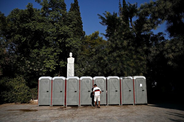 Στον Ελαιώνα, μακριά από κατοικημένη περιοχή μεταφέρουν τους πρόσφυγες από το Πεδίο του Άρεως