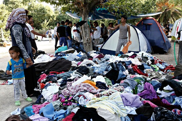 Στον Ελαιώνα, μακριά από κατοικημένη περιοχή μεταφέρουν τους πρόσφυγες από το Πεδίο του Άρεως