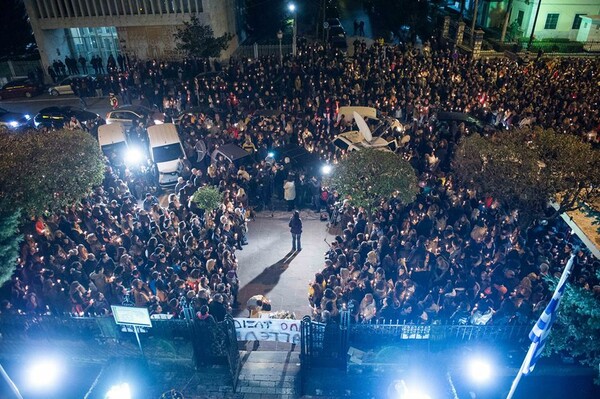 Ιωάννινα: Χιλιάδες κάτοικοι στην σιωπηλή διαμαρτυρία για τον Βαγγέλη Γιακουμάκη