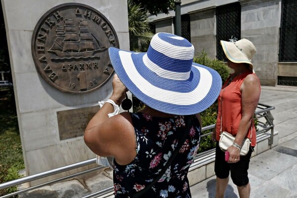 «H Ελλάδα απειλείται από χάος και ταραχές»