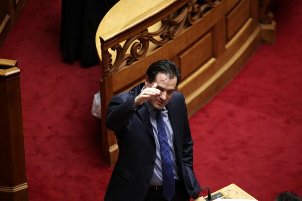 Ένταση στη Βουλή - Άδωνις σε Κωνσταντοπούλου: Συμπεριφέρεστε σαν τύραννος