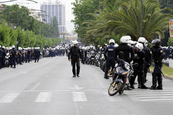 Φωτογραφίες που στέλνουν από το syntagma media center