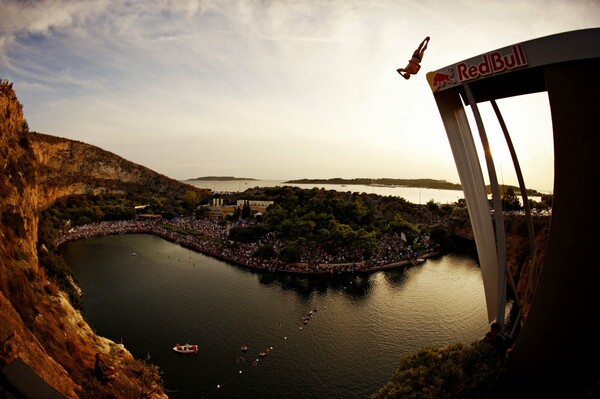 Tο Red Bull Cliff Diving World Series Στην Αθήνα