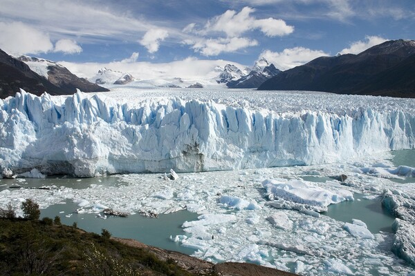 Μη αναστρέψιμο το λιώσιμο των πάγων στη δυτική Ανταρκτική