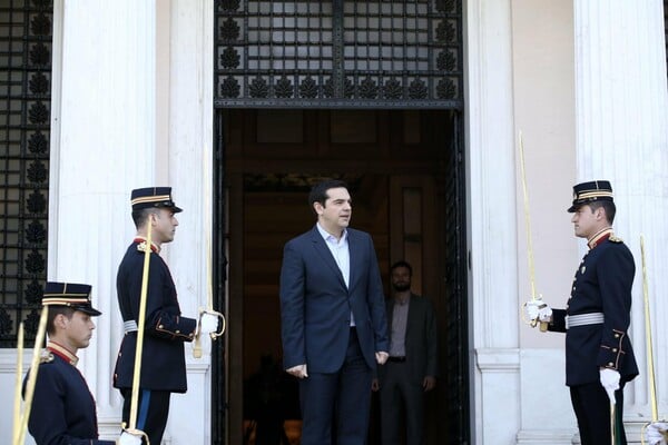 Τσίπρας προς αστυνομικούς: Ο σεβασμός της κοινωνίας δεν κερδίζεται με κατάχρηση εξουσίας