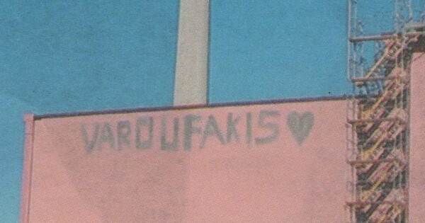 Σύνθημα αγάπης για τον Βαρουφάκη στο Βερολίνο