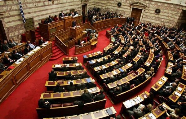 43 εκατομμύρια ευρώ για τα κόμματα το 2012