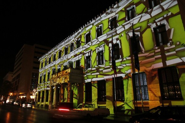 LuminAthens Christmas Festival - Υπέροχο θέαμα στο δημαρχείο Αθηνών