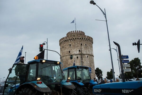 Εκατοντάδες τρακτέρ στο Λευκό Πύργο