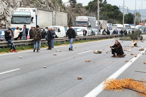 Οι αγρότες καταλαμβάνουν την Αθήνα - Σε επιφυλακή για το συλλατήριο