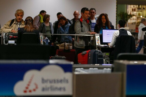 Μετά τις τρομοκρατικές επιθέσεις, το αεροδρόμιο Βρυξελλών ξανανοίγει την αίθουσα αναχωρήσεων