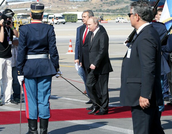 Καρέ - καρέ η επίσκεψη του Πούτιν στην Αθήνα