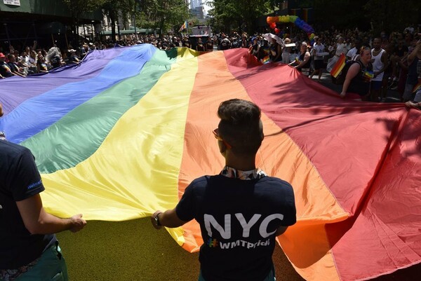 Φωτογραφίες από το μεγαλύτερο Pride στην ιστορία της Νέας Υόρκης