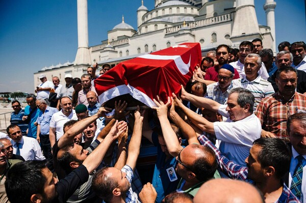 Η Τουρκία ατιμώνει τους «προδότες» - Δεν θα κηδευθούν οι πραξικοπηματίες
