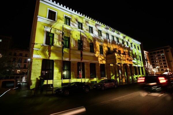 LuminAthens Christmas Festival - Υπέροχο θέαμα στο δημαρχείο Αθηνών