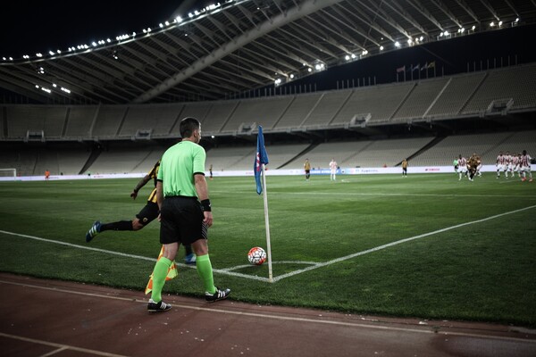 Η ΑΕΚ στον θρόνο με 2-1 επί του Ολυμπιακού - σε ένα άδειο ΟΑΚΑ