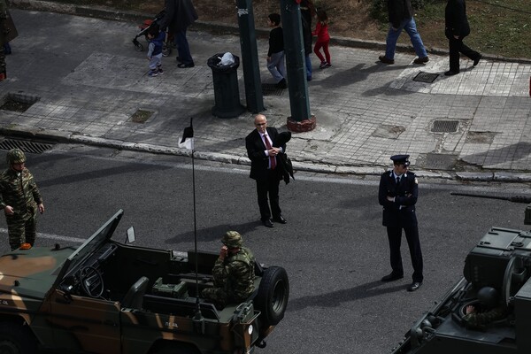 Για πρώτη φορά και drones στην παρέλαση της Αθήνας - Όλες οι φωτογραφίες από το Σύνταγμα