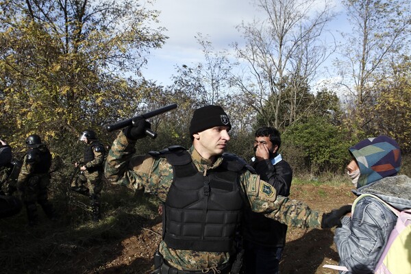 Αυστριακός ΥΠΕΞ: Απαράδεκτα τα περιστατικά βίας των μεταναστών κατά των αρχών της ΠΓΔΜ