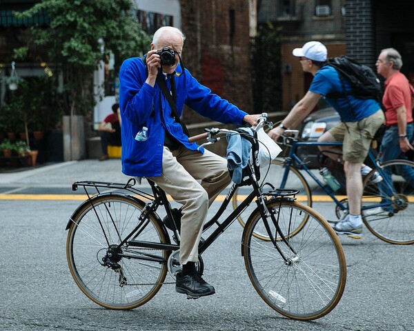 Ο Bill Cunningham, ο εμβληματικός φωτογράφος μόδας των Νew York Times, πέθανε σε ηλικία 87 ετών