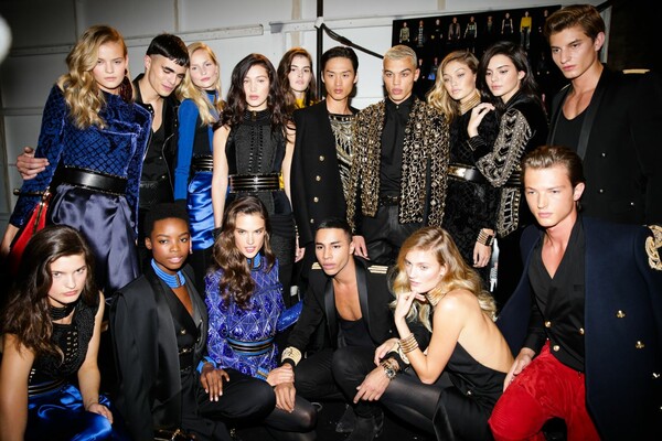 Λίγο πριν την πρεμιέρα των Balmain x H&M, ο δαιμόνιος Olivier Rousteing μιλά στο LIFO.gr