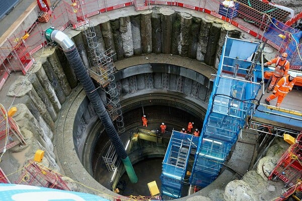 Crossrail: To μεγαλύτερο και πιο φιλόδοξο έργο μηχανικής τώρα στην Ευρώπη