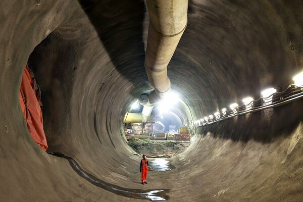 Crossrail: To μεγαλύτερο και πιο φιλόδοξο έργο μηχανικής τώρα στην Ευρώπη