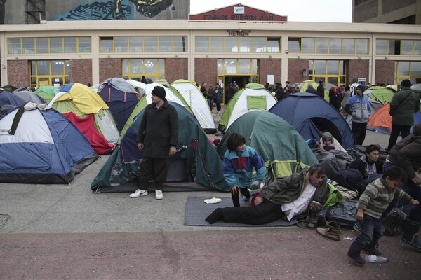 Ανοιχτό ενδεχόμενο να μεταφερθούν πρόσφυγες και στην Κρήτη