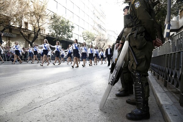 Κλειστοί δρόμοι και μέτρα για την παρέλαση της 25ης Μαρτίου