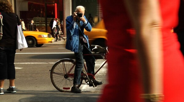 Ο Bill Cunningham, ο εμβληματικός φωτογράφος μόδας των Νew York Times, πέθανε σε ηλικία 87 ετών