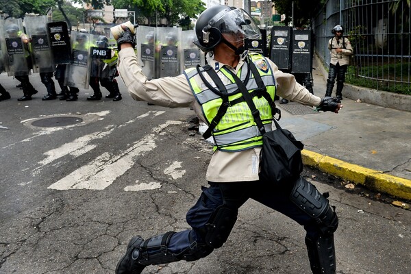 Βενεζουέλα: 400 συλλήψεις σε νέες ταραχές