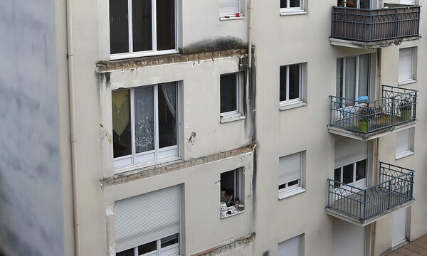 Γαλλία: Κατέρρευσε μπαλκόνι πολυκατοικίας στην Ανζέ- Νεκροί 4 φοιτητές, 14 τραυματίες