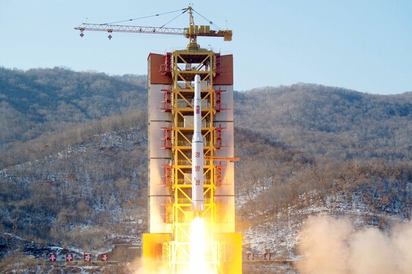 Η Β. Κορέα κλιμακώνει την ένταση: Δοκιμάζει τώρα και ισχυρό πυραυλοκινητήρα